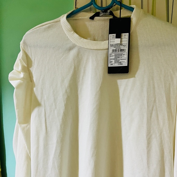 westside Tops - Westside wardrobe White floral top with puff sleeves!